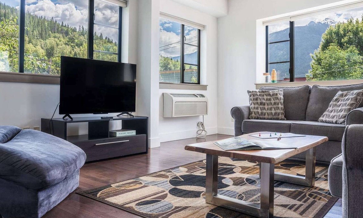 Revelstoke Condo | Revelstoke - Selkirk Snug