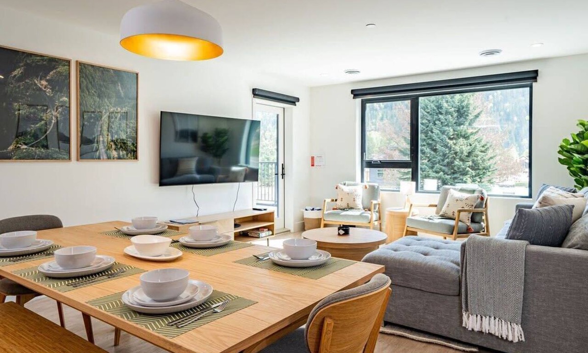 Revelstoke Condo | Revy Bliss - Dazzling Condo in the Mountains