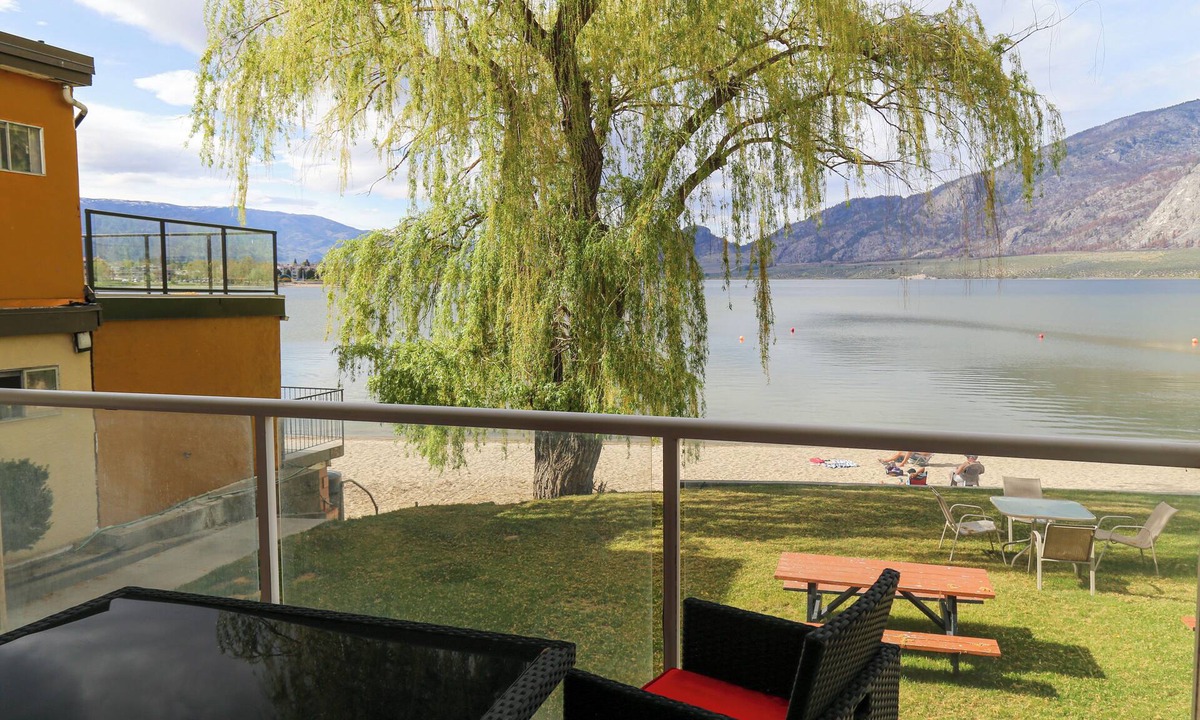Osoyoos Hotel | Richter Pass Beach Resort