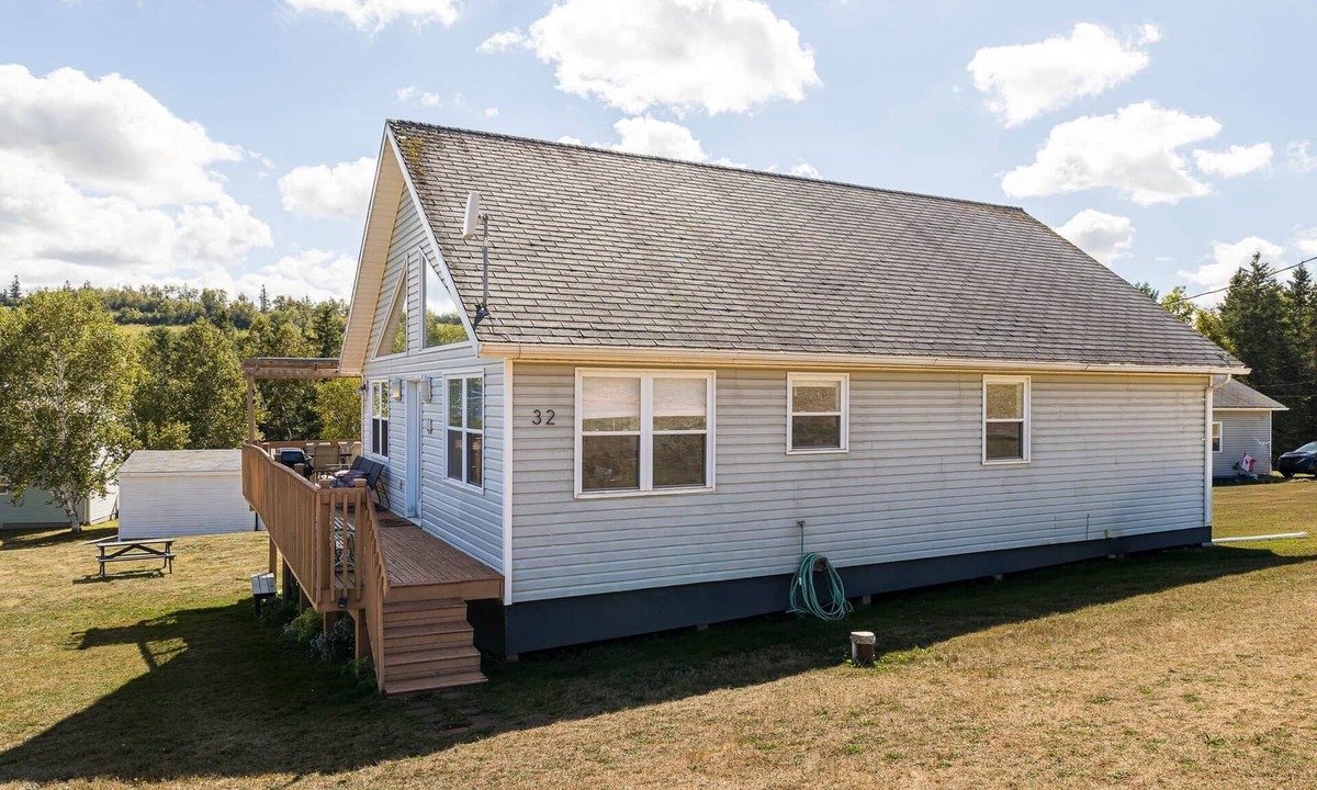 Found Mills House | Riverside Summer Retreat on PEI with Hot Tub, Deck, Kayaks & Pet-Friendly Stay