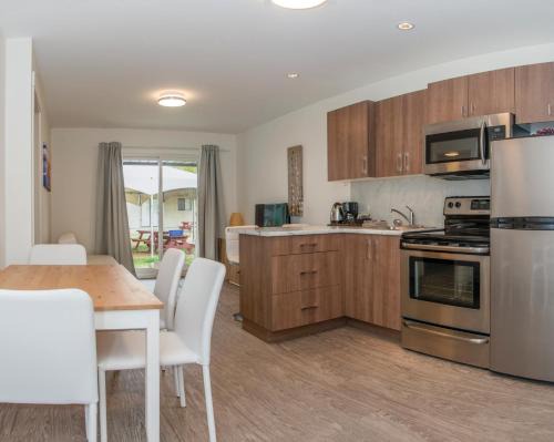 Regional District of Nanaimo Resort | Riverside Resort & RV Park