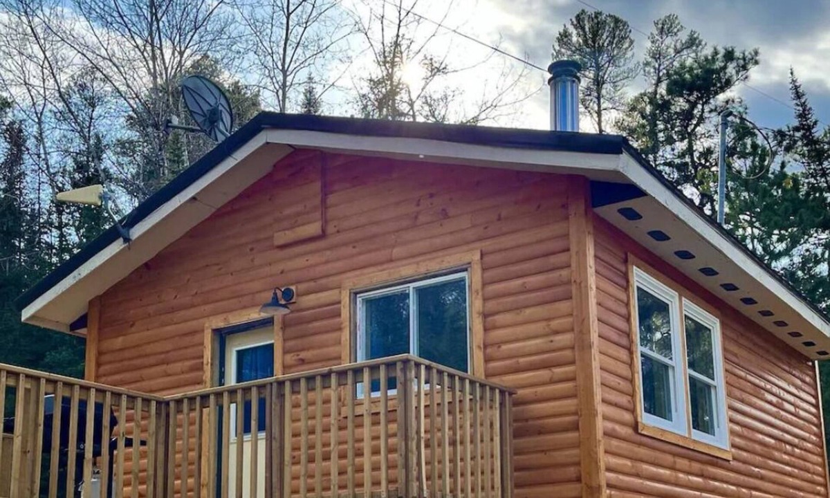 Sioux Narrows Nestor Falls Cabin | Romantic Cabin with Woodstove, Shared Hot Tub and Infrared Sauna.