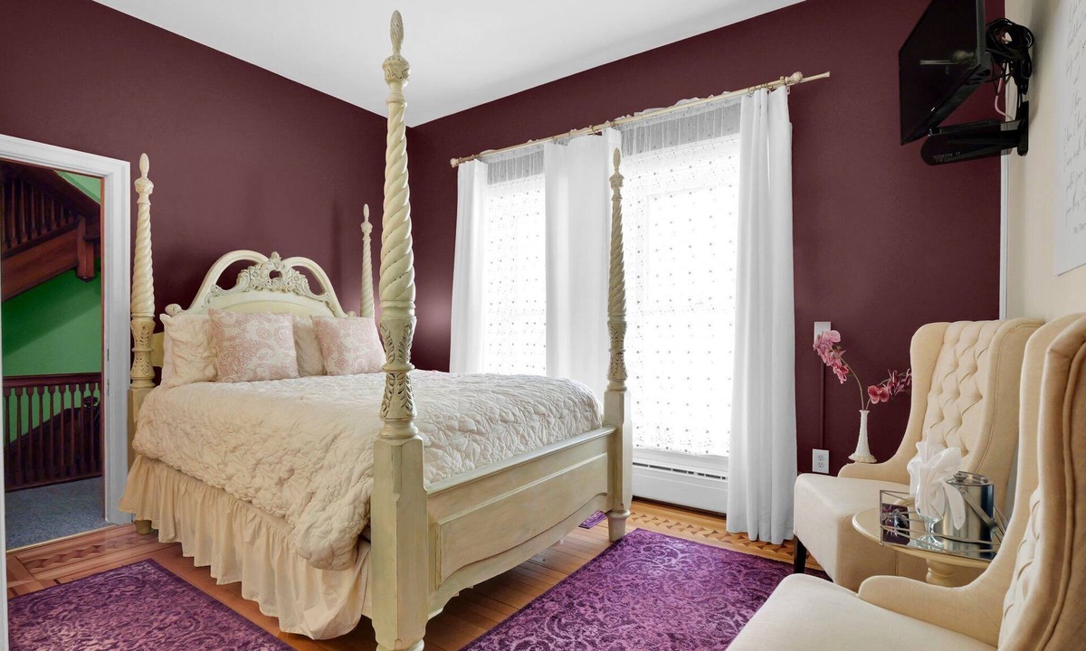 Olean Bed & Breakfast | Romantic Victorian Retreat - Jane Austen Room!