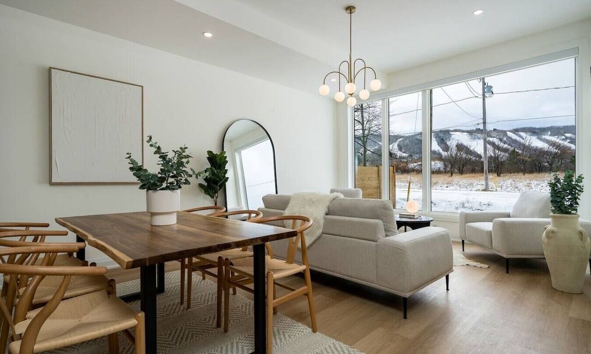 The Blue Mountains House | Rose Estate at Blue Mountains: 2 Chalets for 32