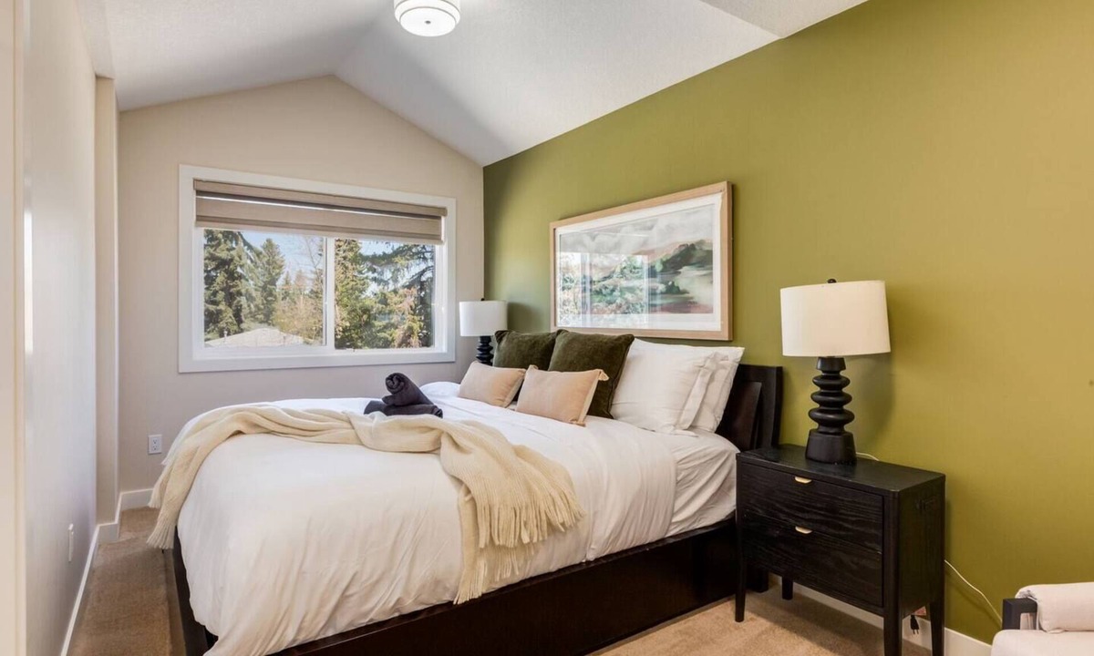 Southwest Calgary House | "Rosemary"3 Bdrm Townhome 10 mins to C-train & DT!