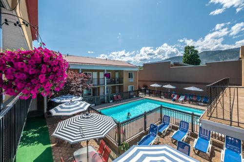 Okanagan-Similkameen Hotel | Sahara Courtyard Inn Penticton