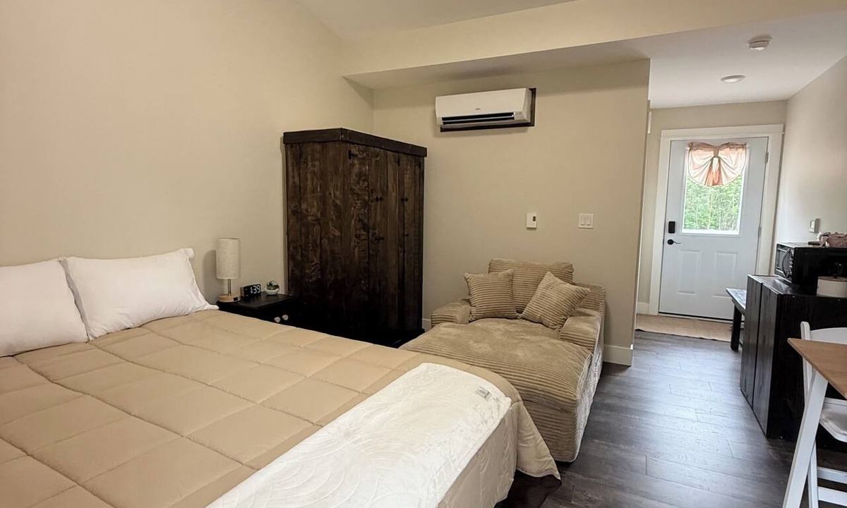 North Alton Apartment | Sakura Valley Studio Suite #2 | Private Entrance in beautiful Annapolis Valley