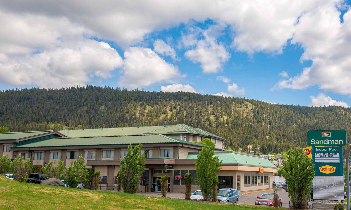 Williams Lake Hotel | Sandman Hotel & Suites Williams Lake