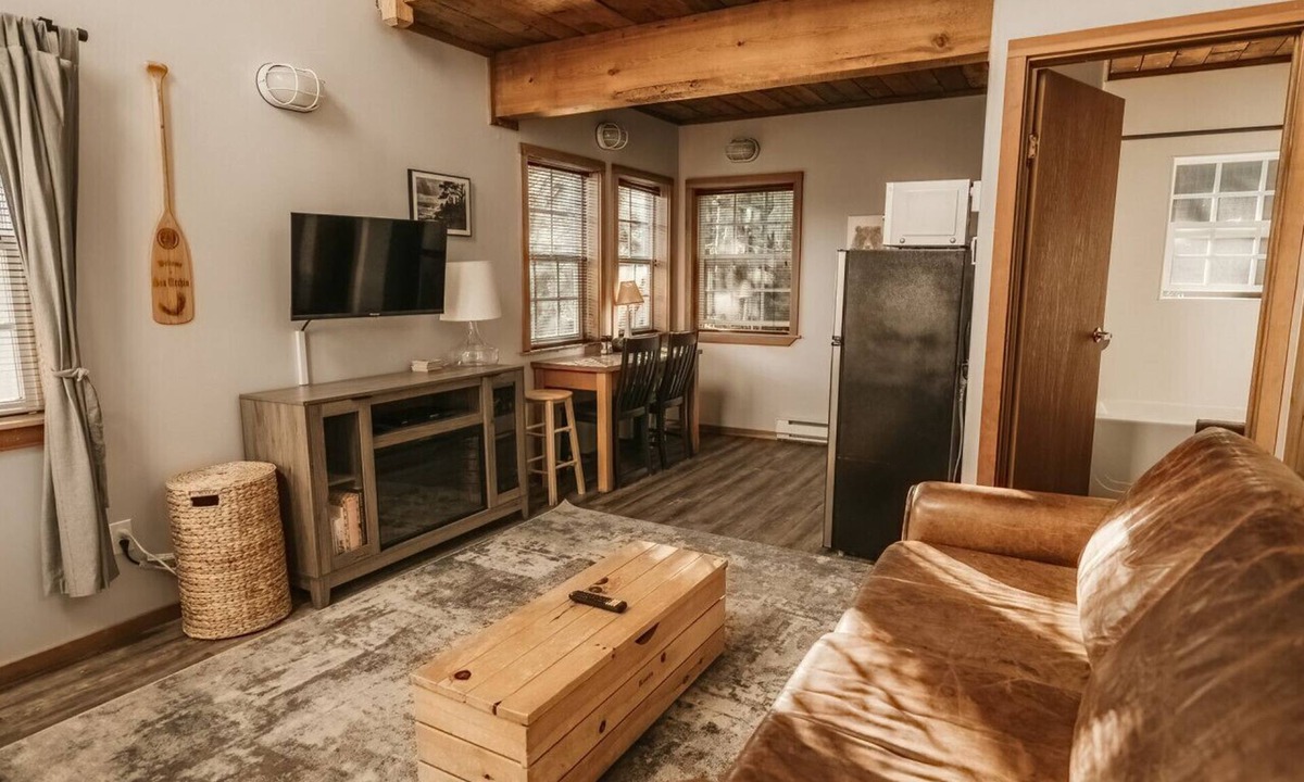 Ucluelet Apartment | Sea Urchin West Coast Cedar Loft & Beam Suite in Ukee