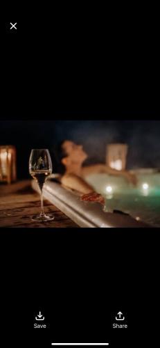 Gibsons House | SEAS THE DAY Hottub Pets Private Suite Beaches