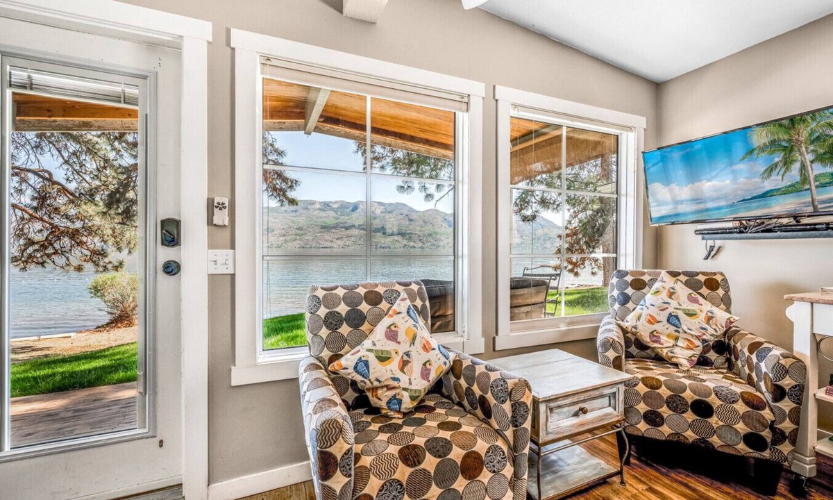 Central Okanagan Apartment | Secluded Cabin On The Lake #7