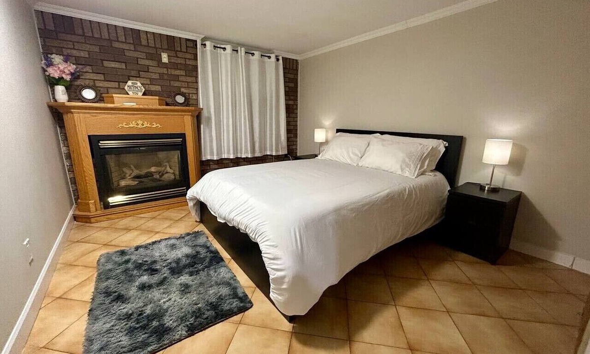 Niagara Falls Apartment | Short Walk to the Falls,SuperLargeApt,Free parking
