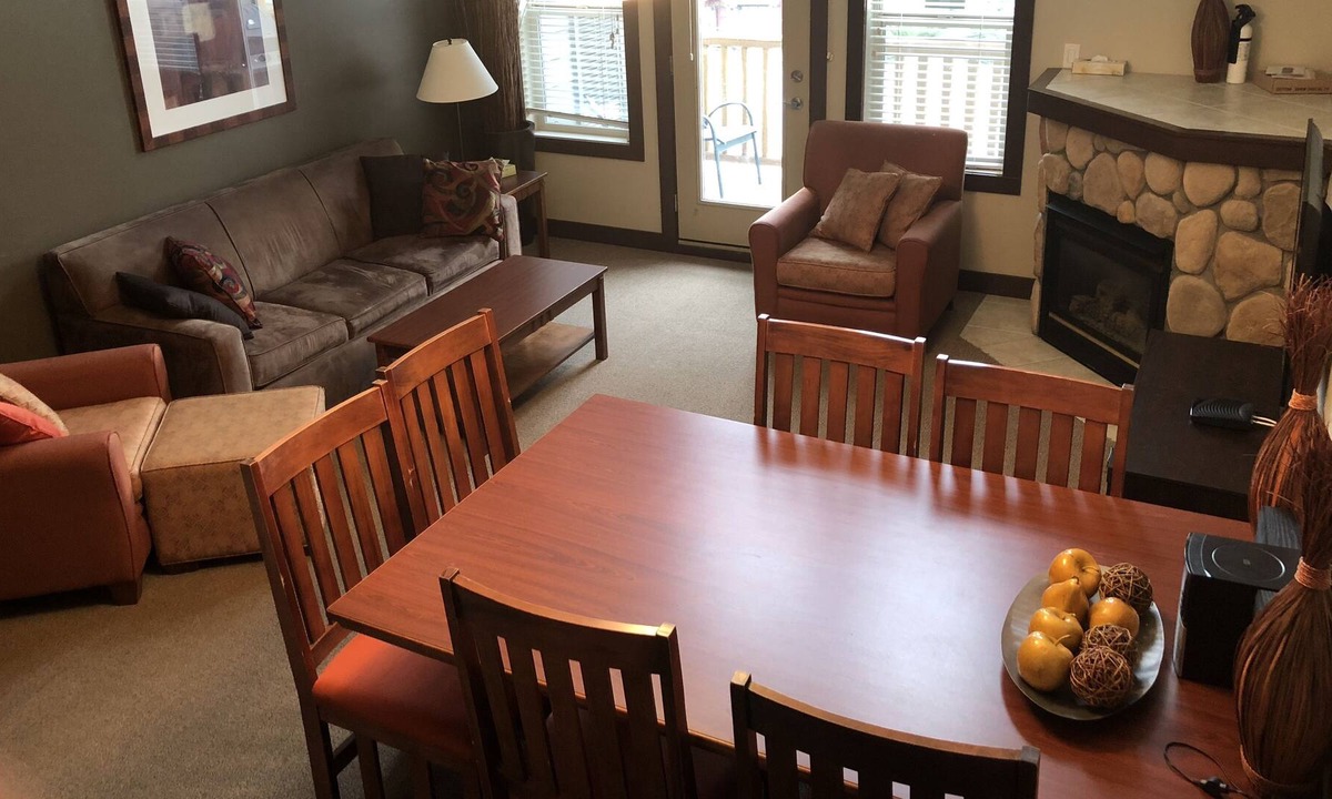 Fernie Condo | Silver Rock Condos | Hot Tub | Steam Room | Indoor Pool | Mountain Views