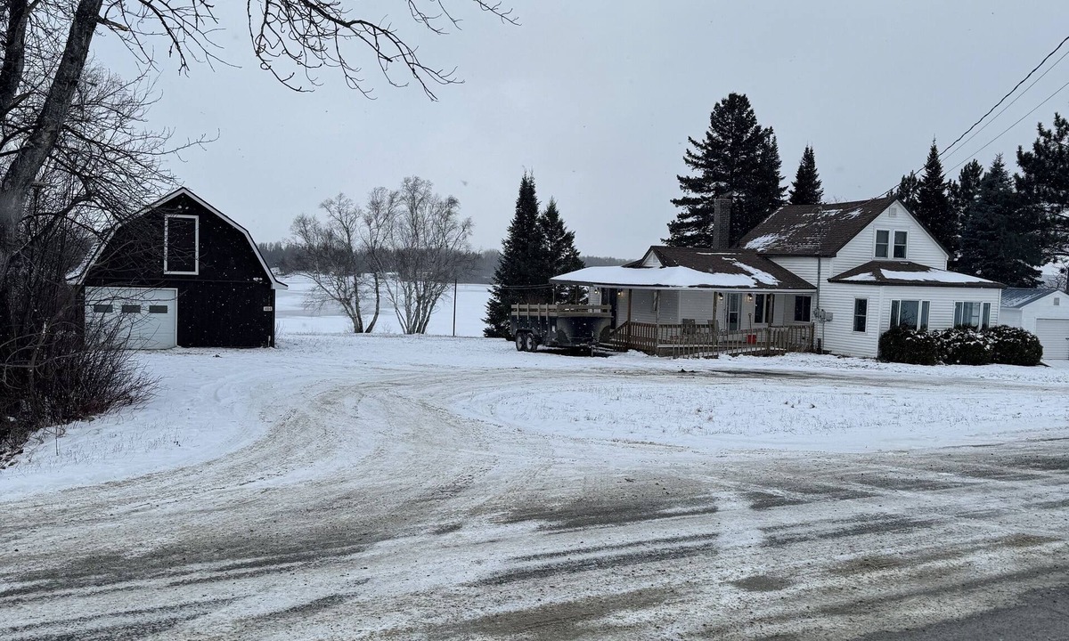 Sinclair House | Sinclair- Cozy Long Lake Gem
