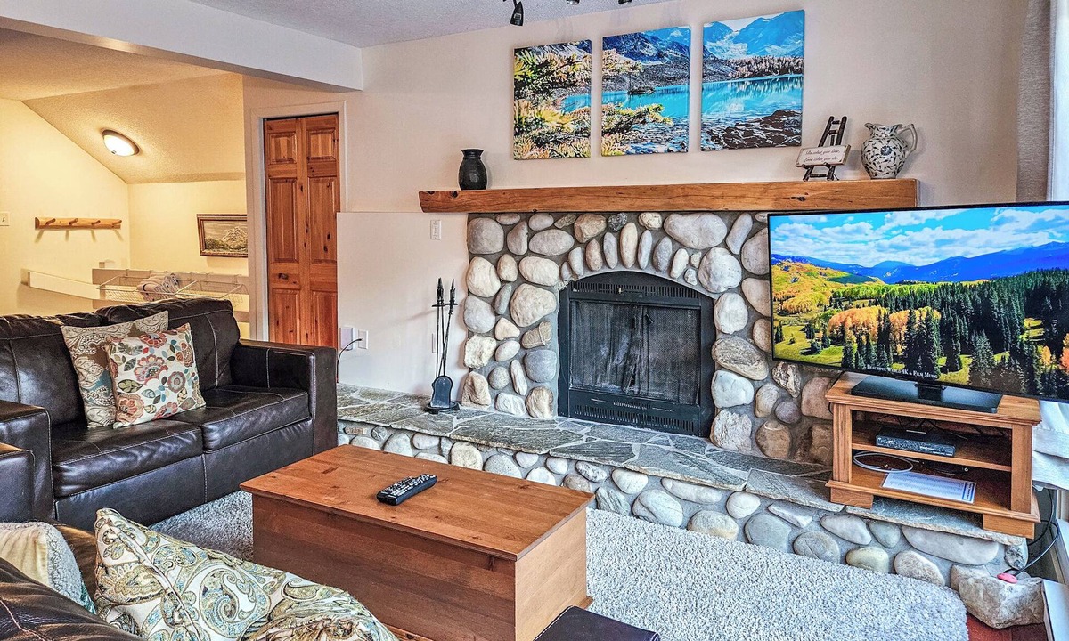 Panorama House | Ski In/Out - Hot tub - Fireplace - BBQ