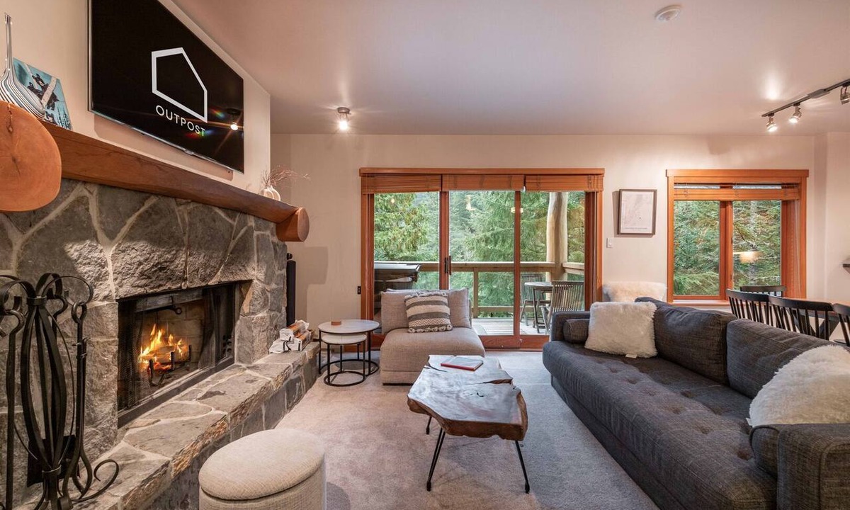 Nordic Estates Apartment | Ski-In/Out | Private Hot Tub | Garage | Parking