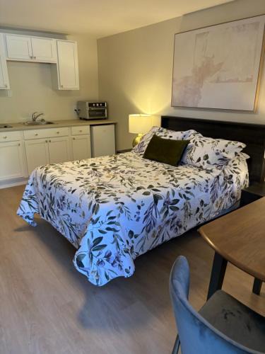 Fredericton Hotel | Skyline Motel