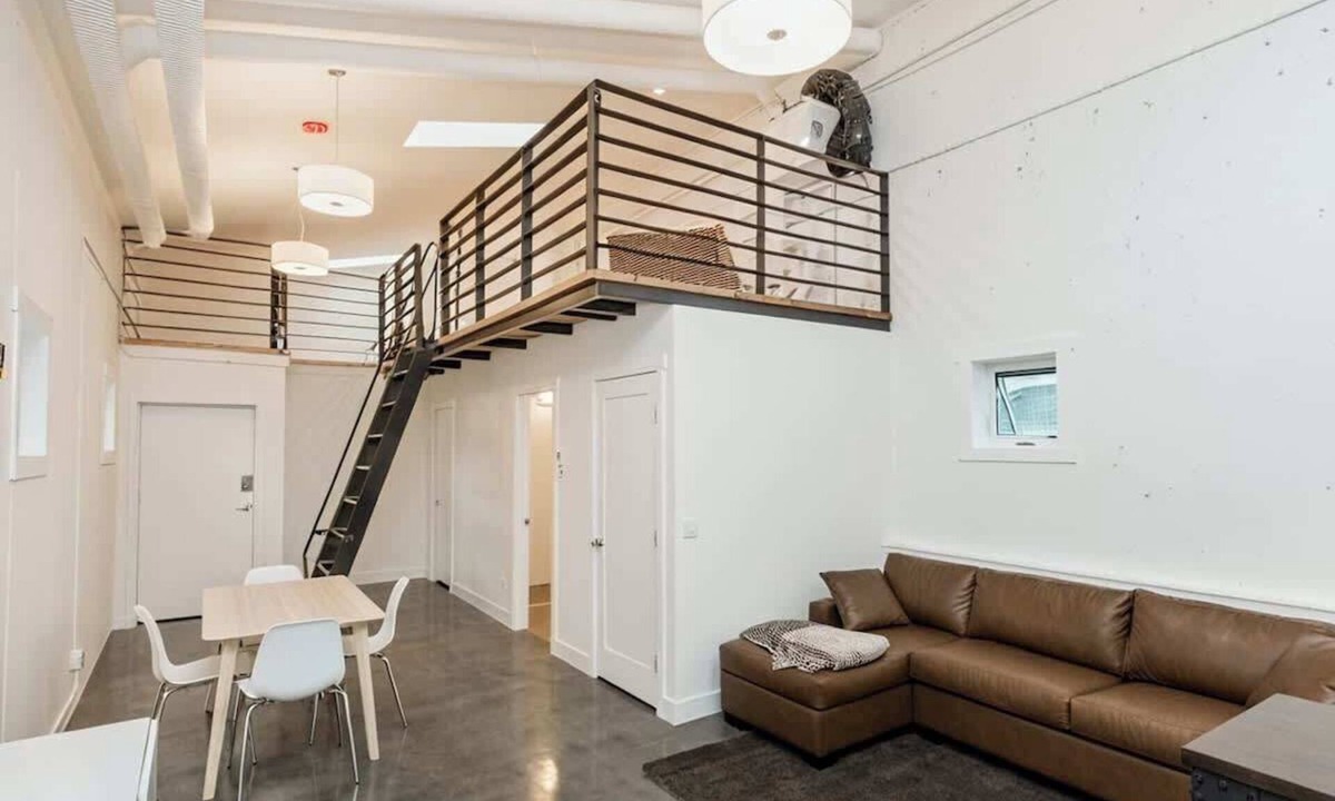 Bridgeland Apartment | Skyline Penthouse | BBQ, Sleeps 8 |