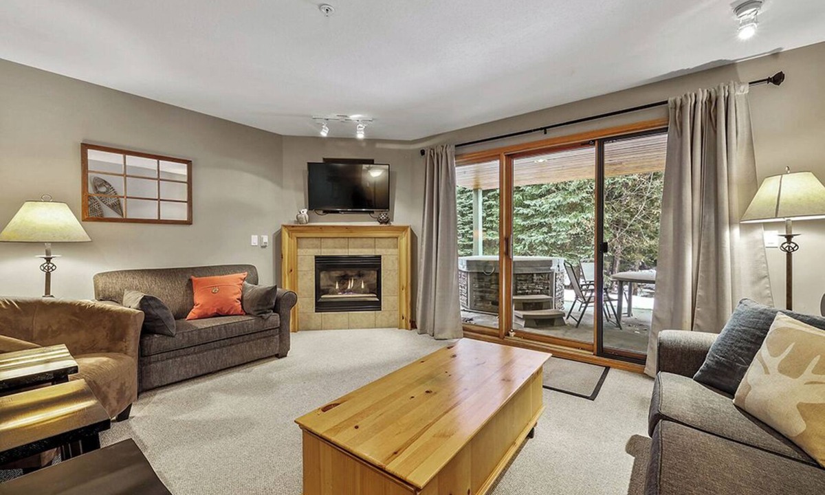 Sun Peaks Condo | Snow Creek Village 35: Delightful1BDRM Condo w/Private Hot Tub