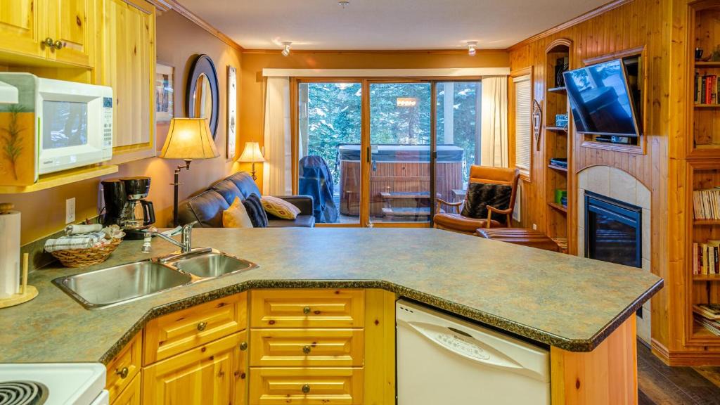 Sun Peaks Apartment | Snow Creek Village #48
