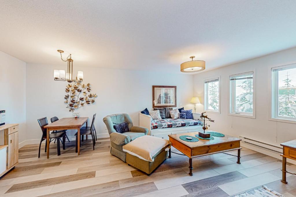 Big White Ski Resort Apartment | SnowCrest Village, Unit 5B