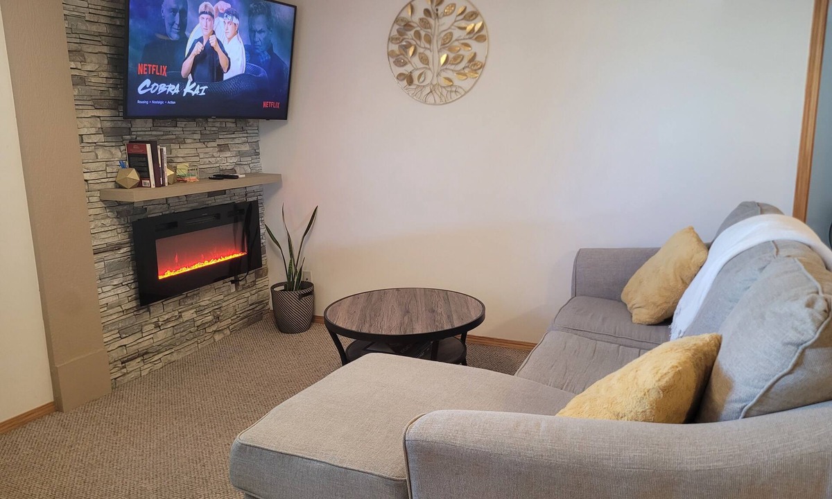 South Lethbridge Apartment | Southside Private Basement Suite W/King bed & Patio