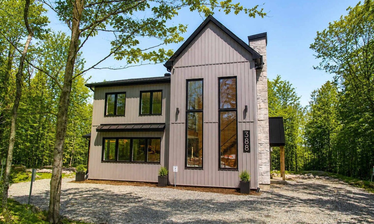 Chertsey Ski Chalet | Spa & Lake | Orphee
