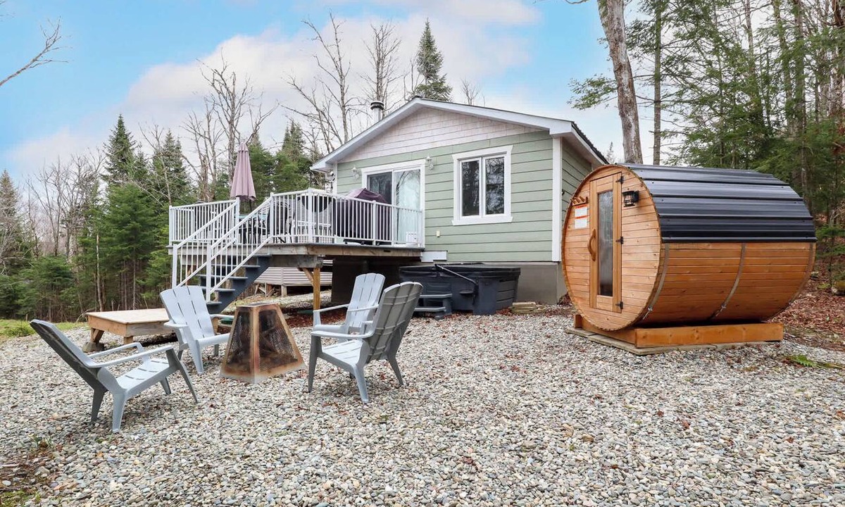 Notre-Dame-Des-Bois Ski Chalet | Spa & Sauna - Chalet de l'Ours noir