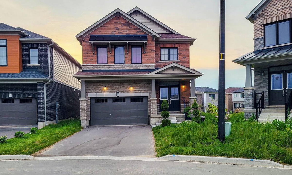 Caledonia House | Spacious 4-bedroom house with AC in welcoming Caledonia