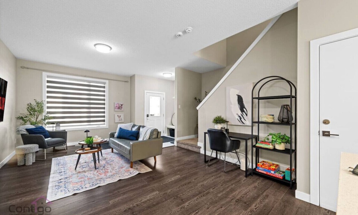 North Central Edmonton House | Spacious 4 BR | Steps to Stadium & Rogers | Garage