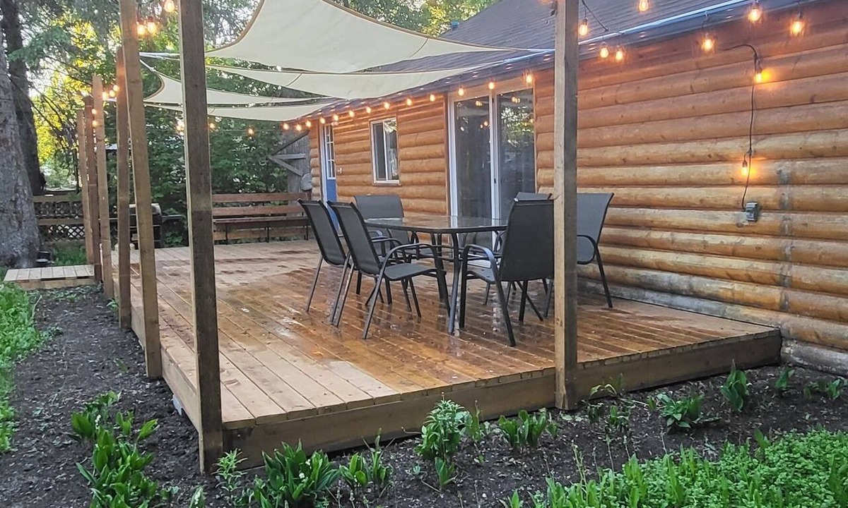 Winnipeg Beach Cottage | Spacious 4 season Cottage. Pet friendly!