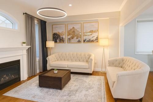 Brampton House | Spacious 6BR Family Home Brampton