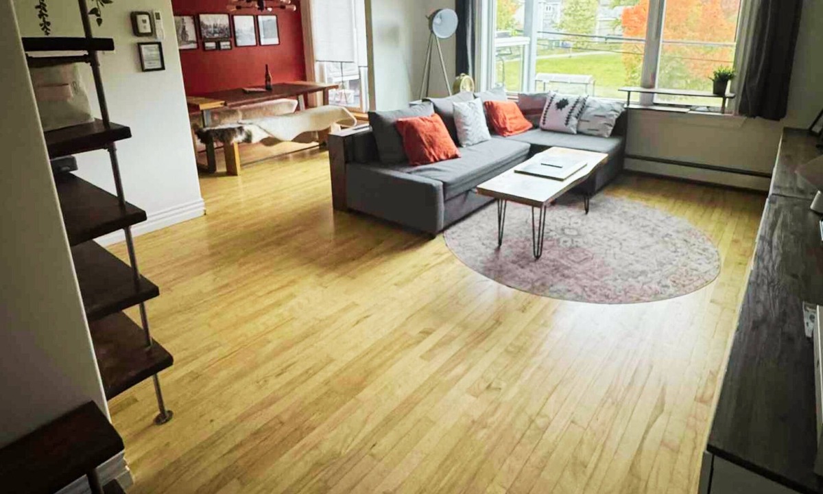 North End Condo | SPACIOUS & BRIGHT NORTH END CONDO - TURN KEY | PET FRIENDLY | BUSINESS READY