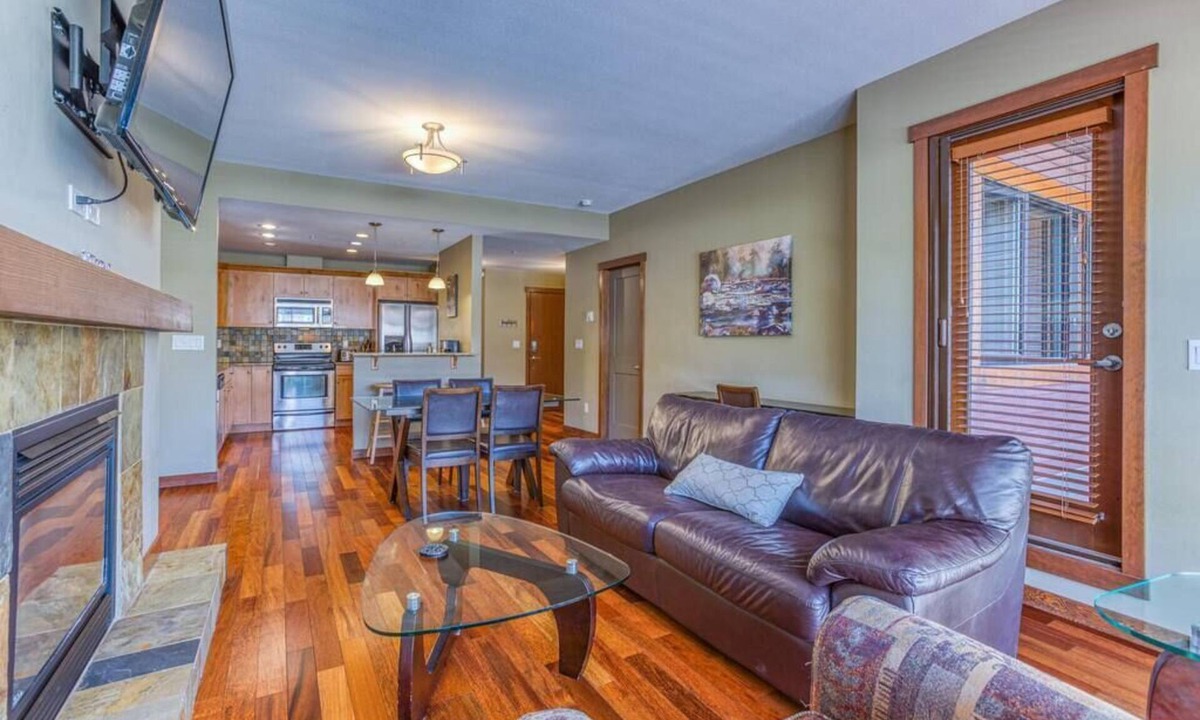 Town Centre Condo | Spacious Condo Steps from Main Street