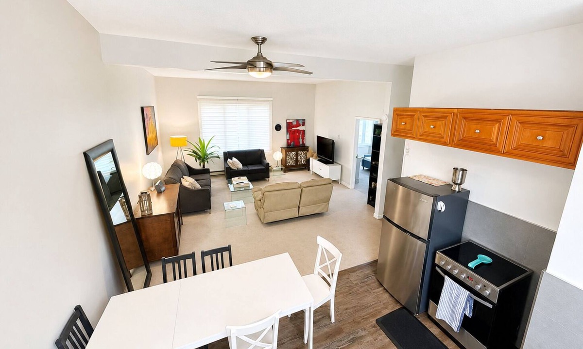Milton House | Spacious Country Coach House 2 BR Milton Oakville