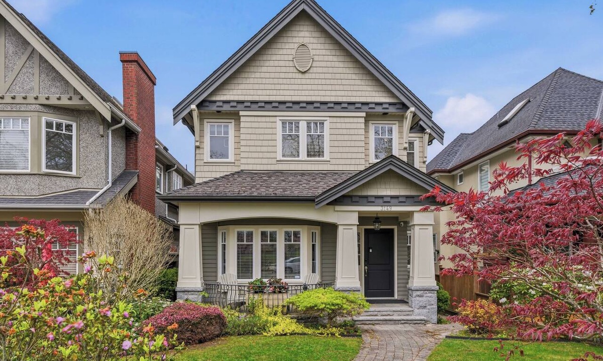 West Side House | Spacious Elegant Family Retreat | Near UBC & DT