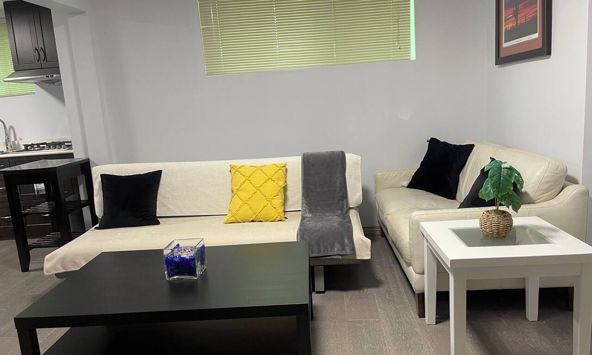 Coquitlam House | Spacious Guest Suite in Coquitlam