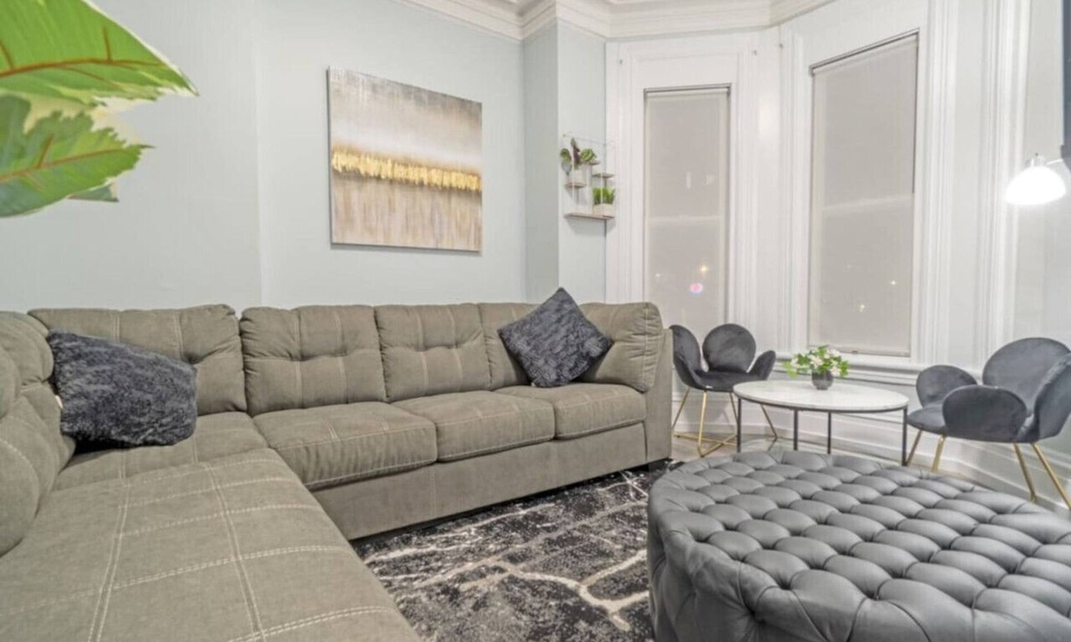 South End Apartment | Spacious Urban Gem ~ Steps from the Pier ~ Parkingn