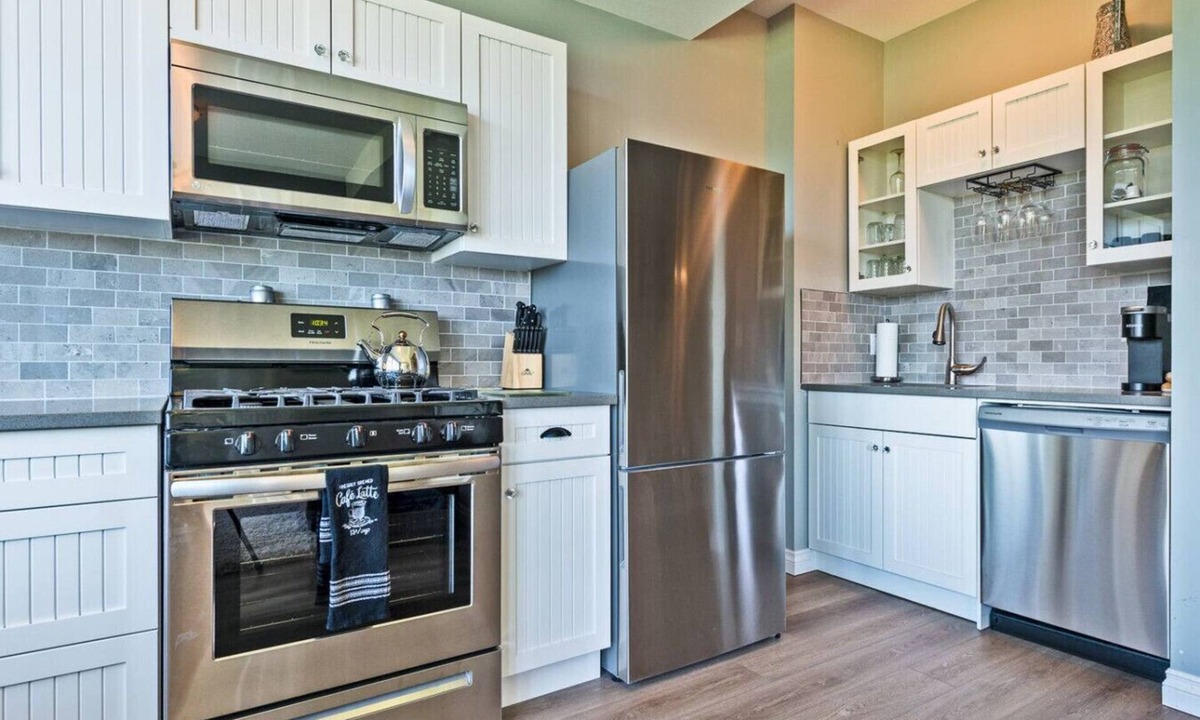 Okanagan-Similkameen Apartment | Sparrow’s Haven Garden Suite 202