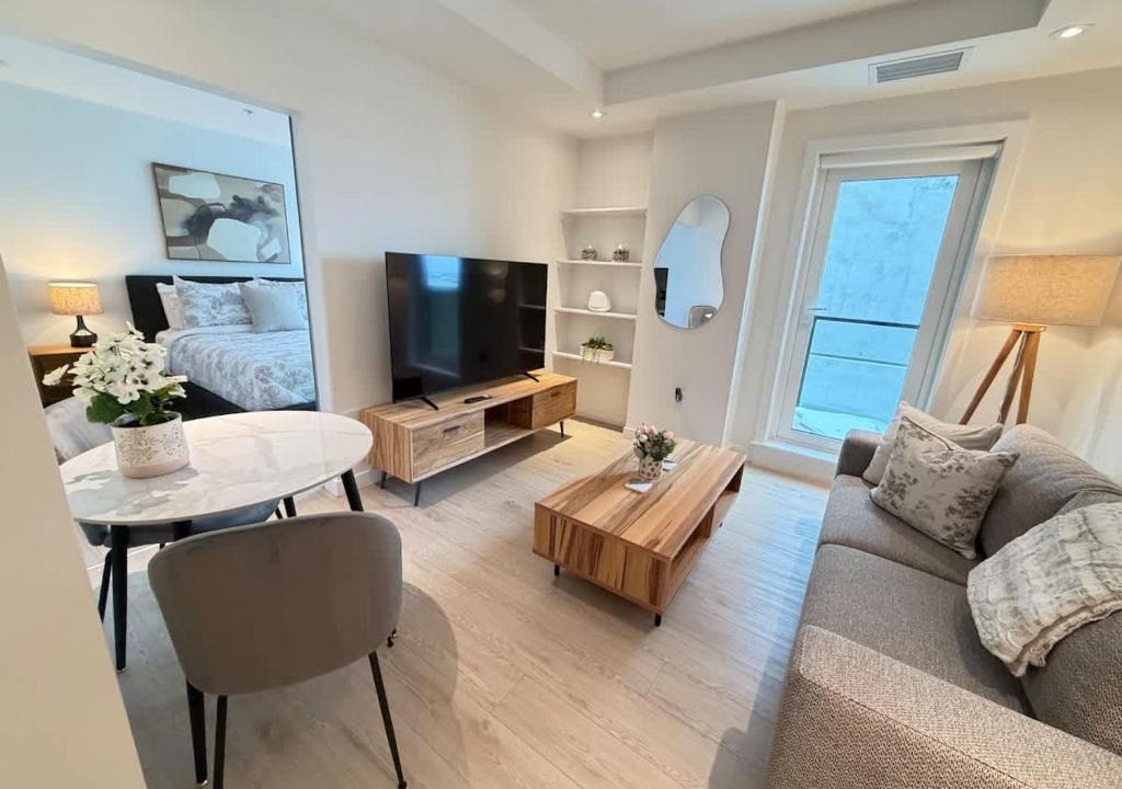 North End Apartment | Spotless 1 BR in North End HFX with 6 appliances