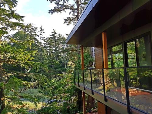 Ucluelet House | Storm Cove Suites