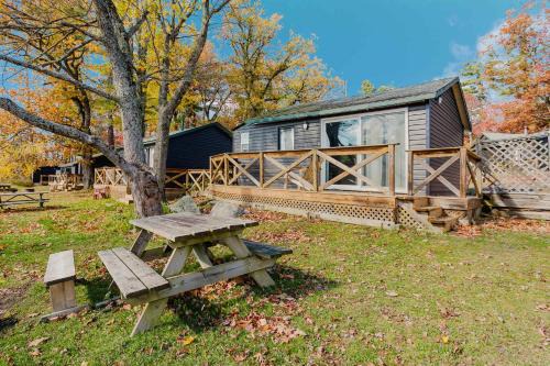 Gravenhurst House | Studio Cottage #8 - Jack Pine