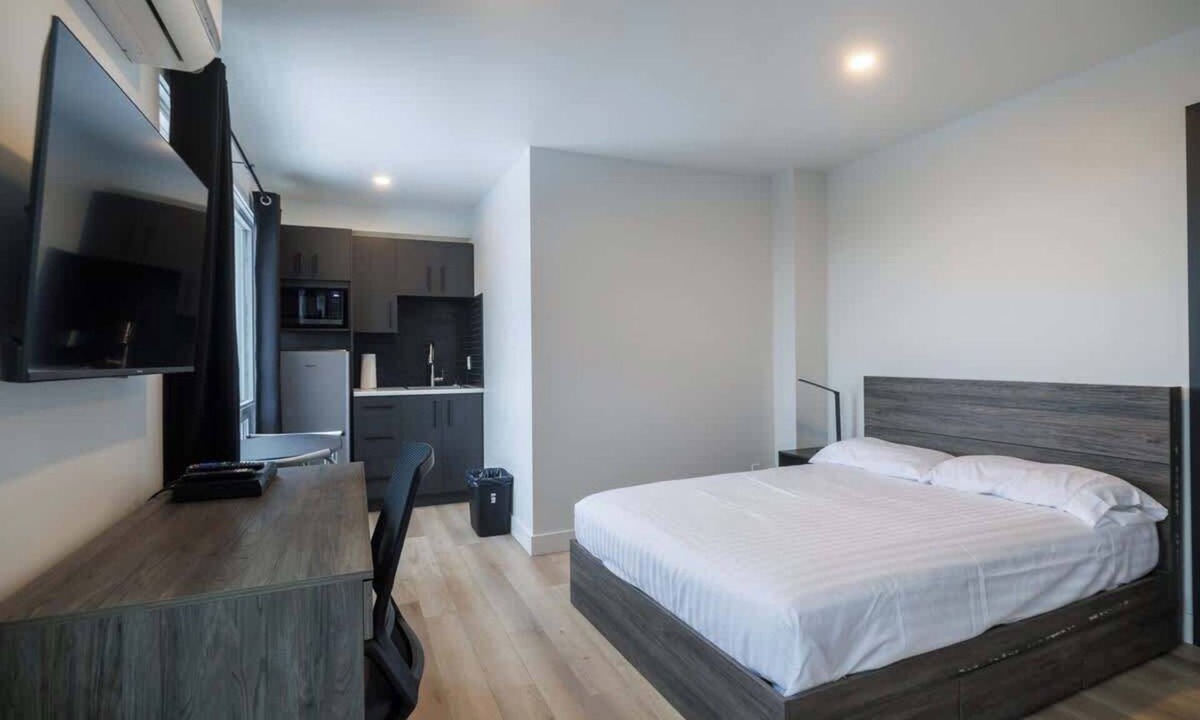 Riviere-du-Loup Regional County Municipality Apartment | Studio Vue fleuve-302