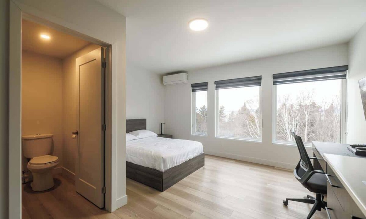 Riviere-du-Loup Regional County Municipality Apartment | Studio Vue fleuve-210