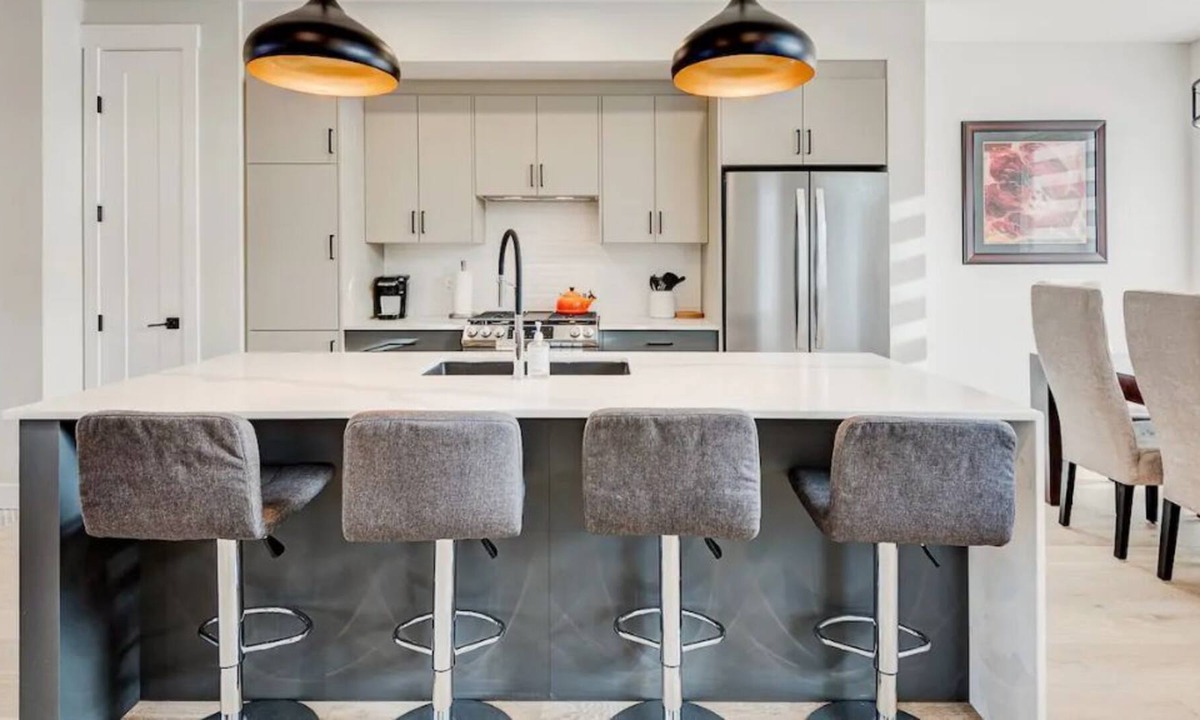 Killarney House | Stunning Executive Townhouse In New Development!
