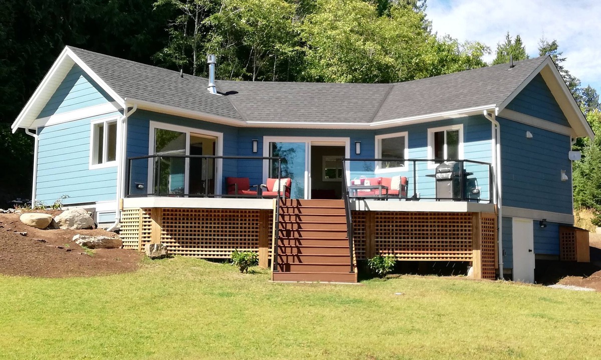 Pender Island House | Stunning new 760 sf cottage with all amenities and serenity to spare.