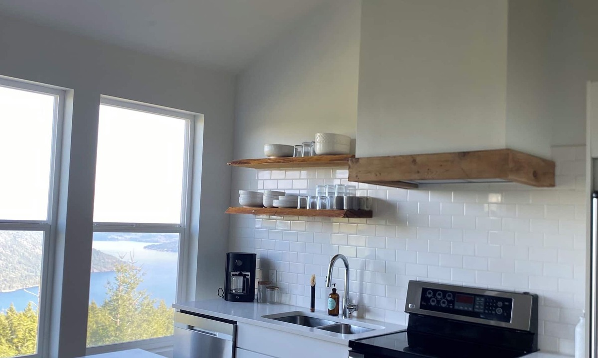 Malahat House | Stunning view above the Malahat