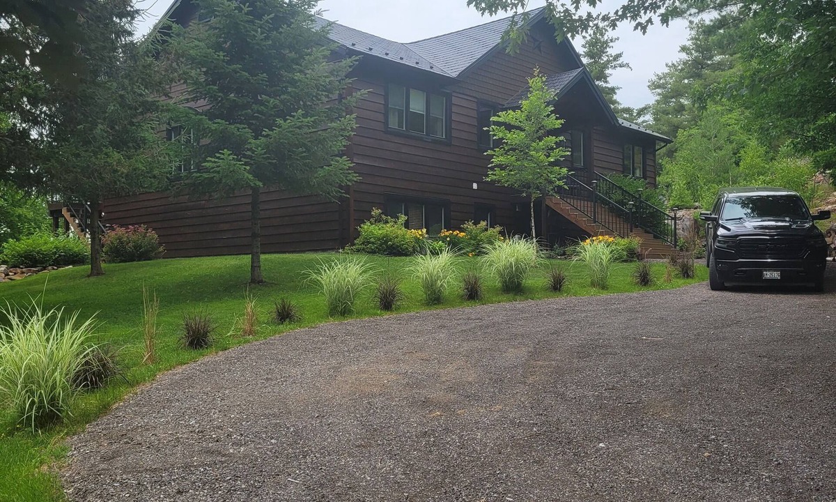 Frontenac Cottage | Stunning Waterfront Cottage 30 Mins. From Kingston Perfect for Multiple Families