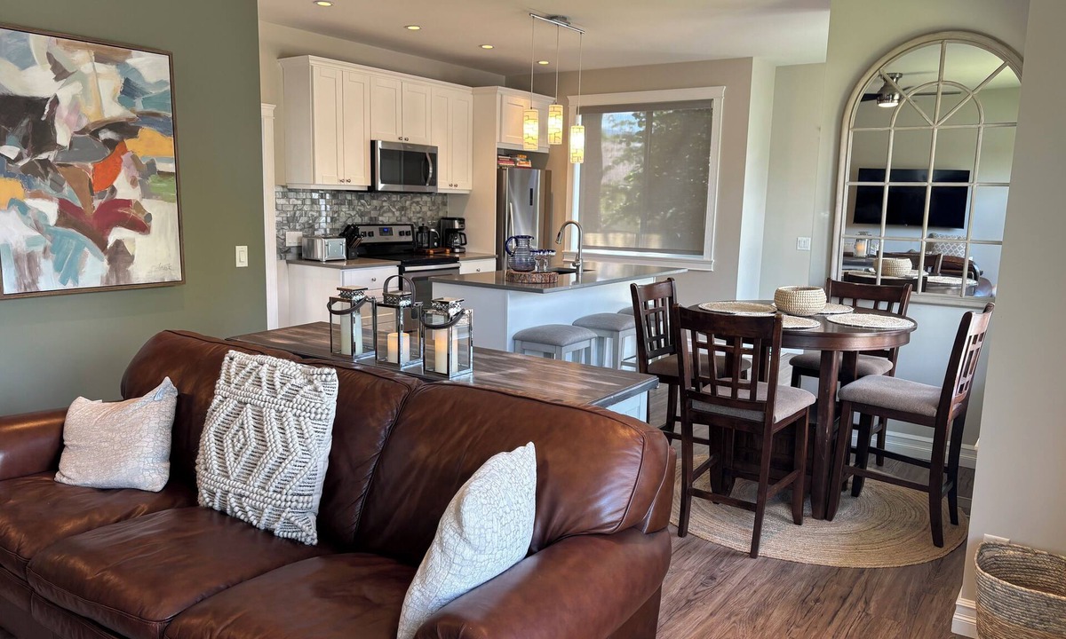 Glenmore House | Stylish 2-Bed Modern Home: Private Backyard, Deck & Patio, Short Ride to Lake