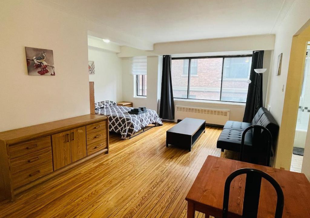 Downtown Montreal Apartment | Stylish Montreal Apartment: Comfortable Stay in the Golden Square Mile